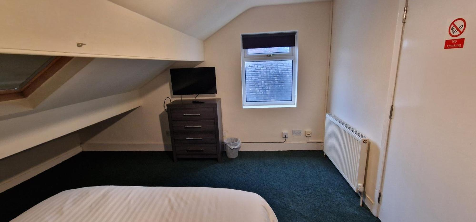 Self Check In Rooms Central Wakefield Exterior photo