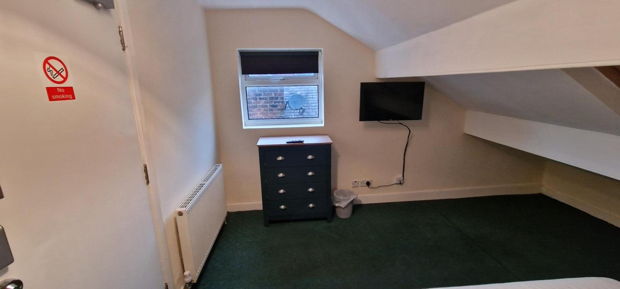 Self Check In Rooms Central Wakefield Exterior photo